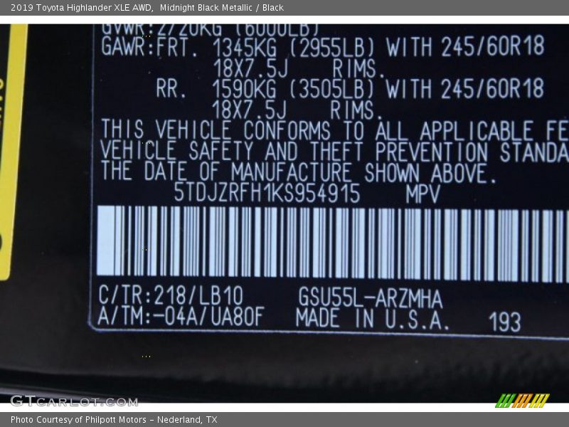 Midnight Black Metallic / Black 2019 Toyota Highlander XLE AWD