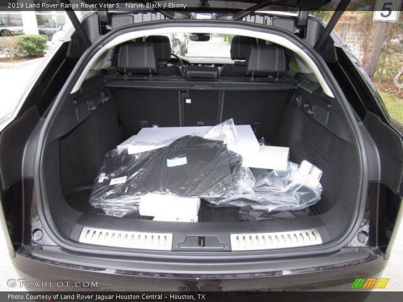  2019 Range Rover Velar S Trunk