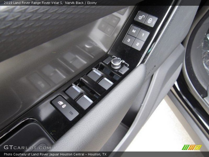 Controls of 2019 Range Rover Velar S
