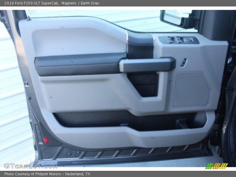 Magnetic / Earth Gray 2019 Ford F150 XLT SuperCab