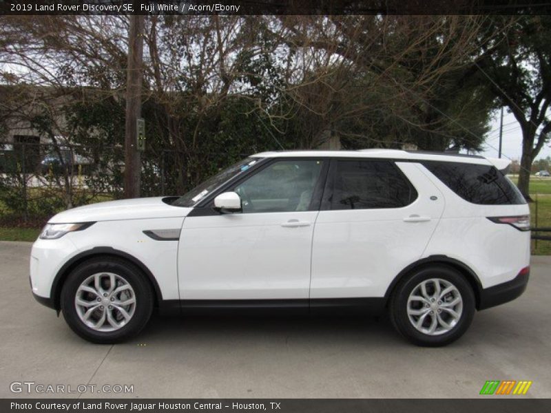 Fuji White / Acorn/Ebony 2019 Land Rover Discovery SE