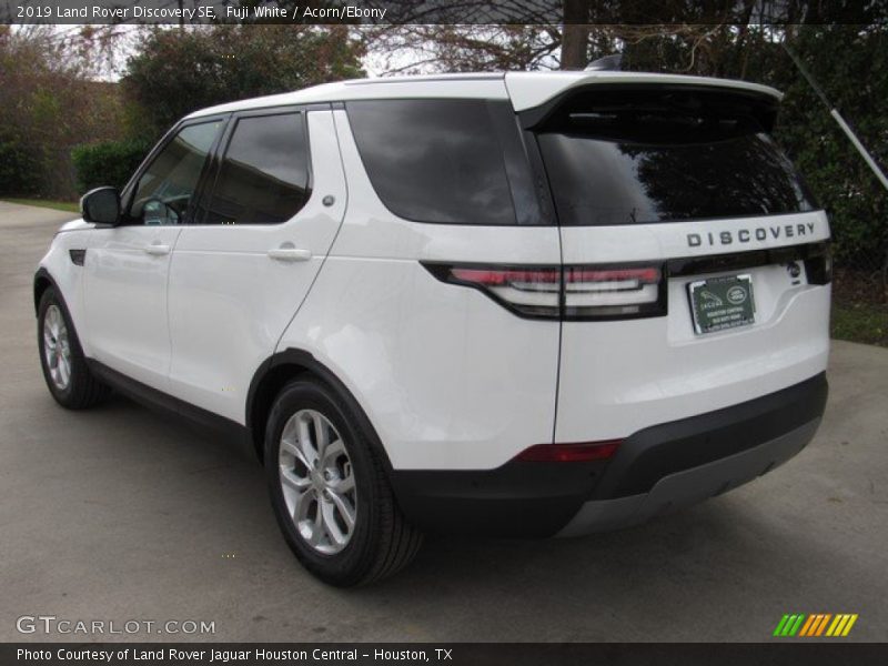 Fuji White / Acorn/Ebony 2019 Land Rover Discovery SE