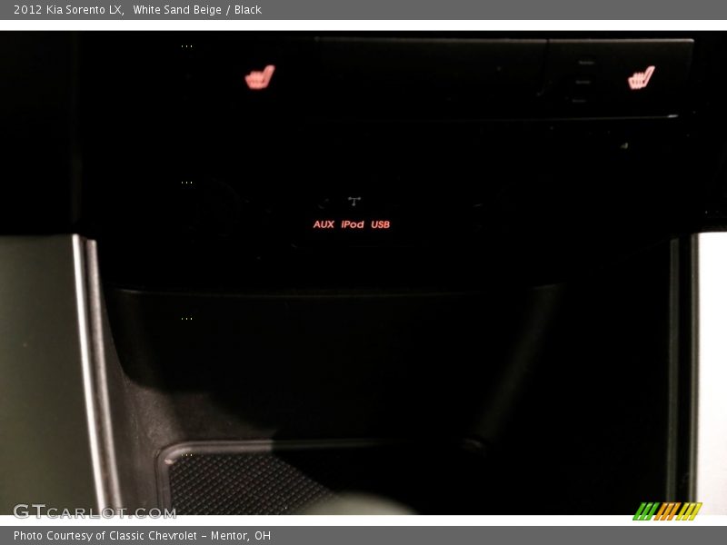 White Sand Beige / Black 2012 Kia Sorento LX