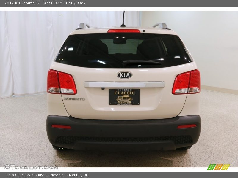 White Sand Beige / Black 2012 Kia Sorento LX