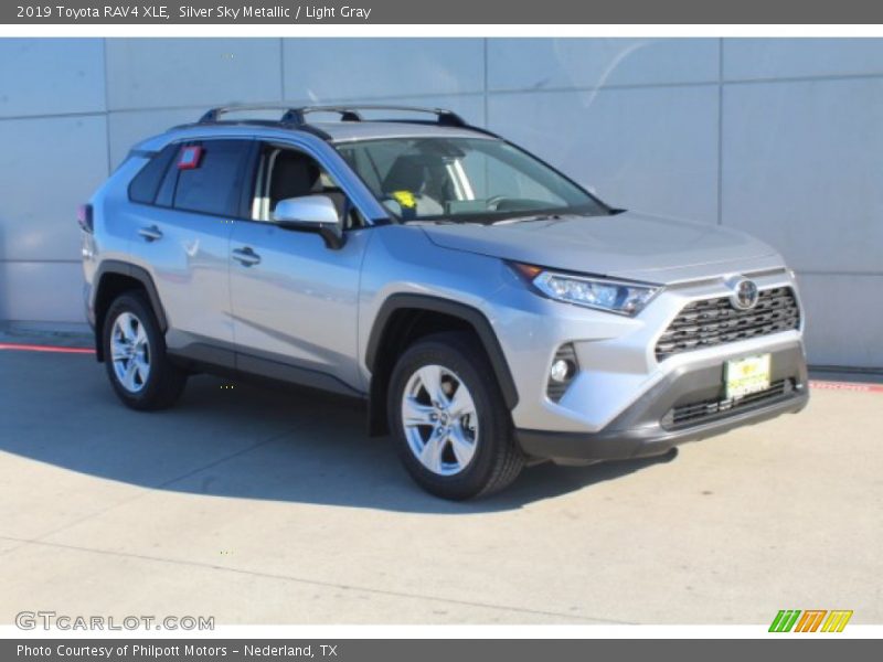 Front 3/4 View of 2019 RAV4 XLE
