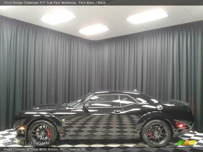Pitch Black / Black 2019 Dodge Challenger R/T Scat Pack Widebody