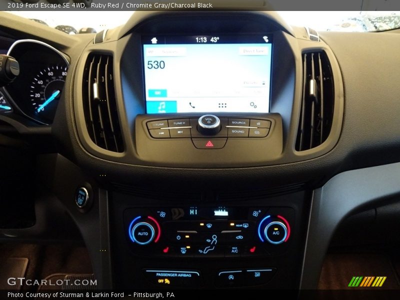 Ruby Red / Chromite Gray/Charcoal Black 2019 Ford Escape SE 4WD