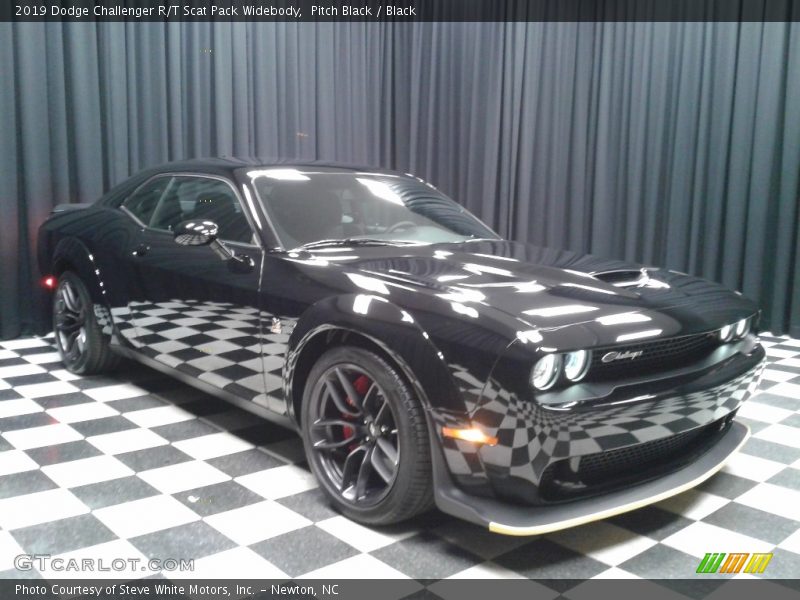 Pitch Black / Black 2019 Dodge Challenger R/T Scat Pack Widebody