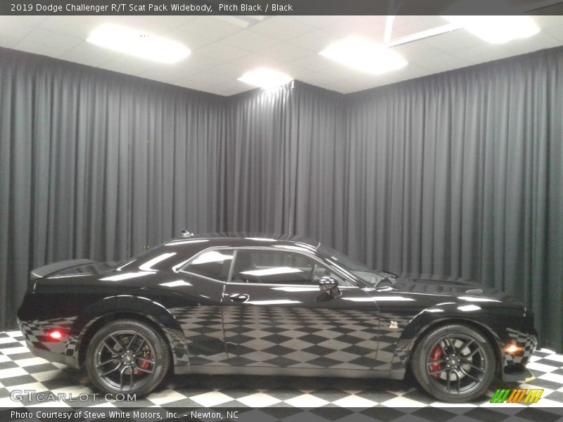 Pitch Black / Black 2019 Dodge Challenger R/T Scat Pack Widebody
