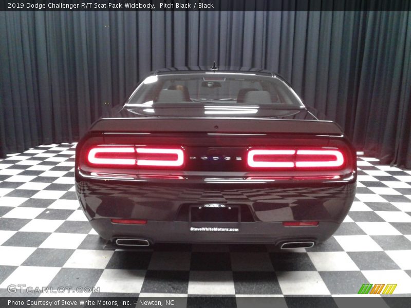 Pitch Black / Black 2019 Dodge Challenger R/T Scat Pack Widebody