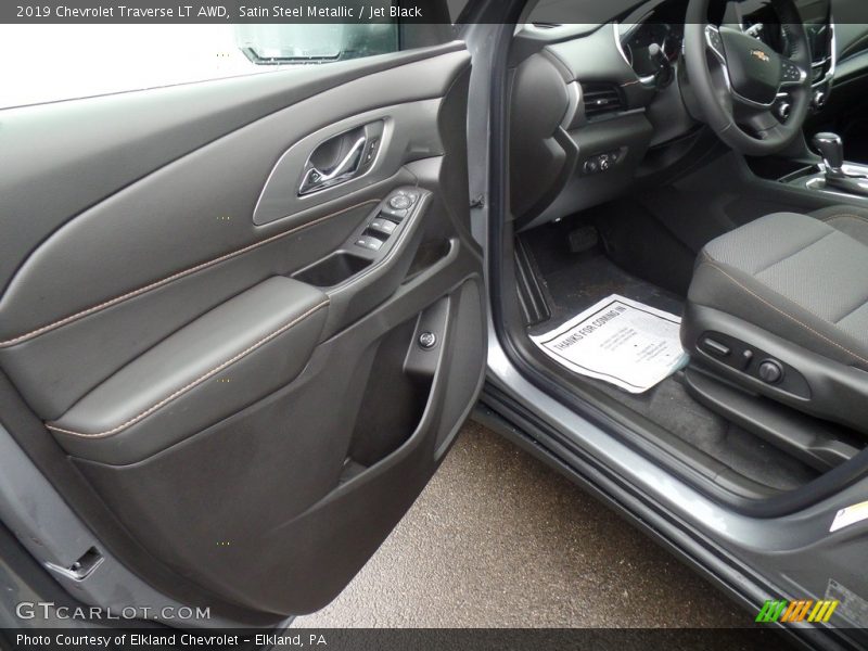 Satin Steel Metallic / Jet Black 2019 Chevrolet Traverse LT AWD