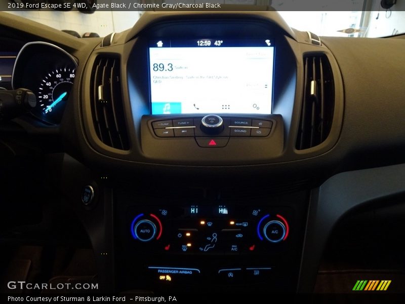 Agate Black / Chromite Gray/Charcoal Black 2019 Ford Escape SE 4WD