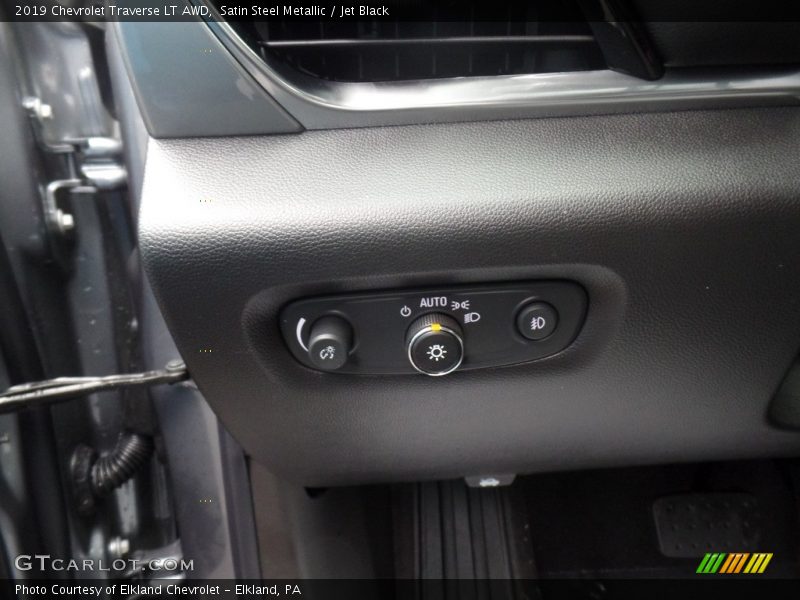 Satin Steel Metallic / Jet Black 2019 Chevrolet Traverse LT AWD
