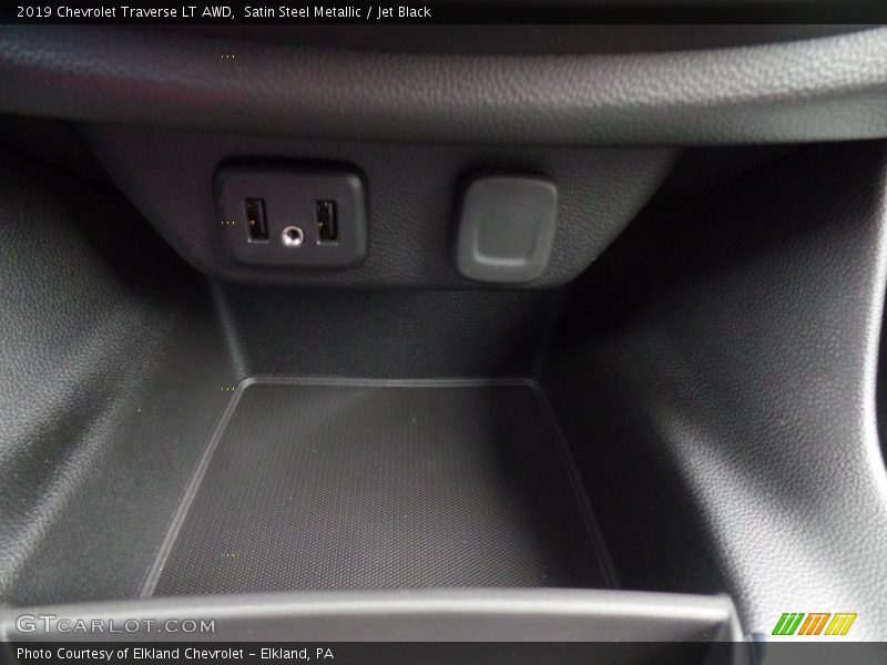 Satin Steel Metallic / Jet Black 2019 Chevrolet Traverse LT AWD