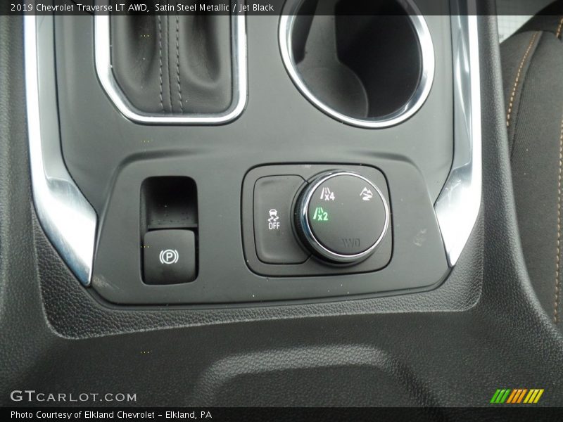 Satin Steel Metallic / Jet Black 2019 Chevrolet Traverse LT AWD