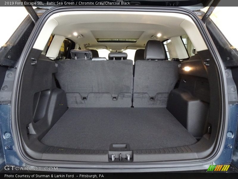  2019 Escape SEL Trunk