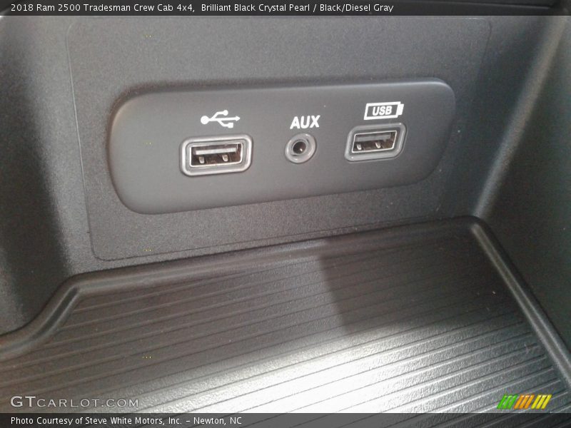 Brilliant Black Crystal Pearl / Black/Diesel Gray 2018 Ram 2500 Tradesman Crew Cab 4x4