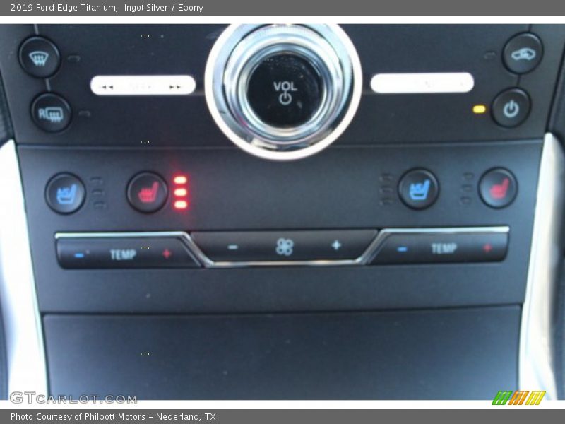 Ingot Silver / Ebony 2019 Ford Edge Titanium