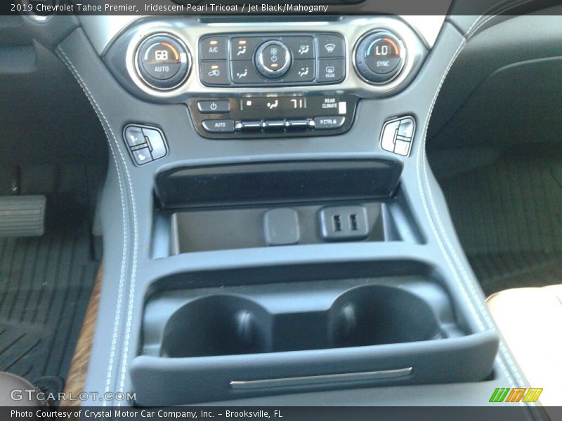 Iridescent Pearl Tricoat / Jet Black/Mahogany 2019 Chevrolet Tahoe Premier