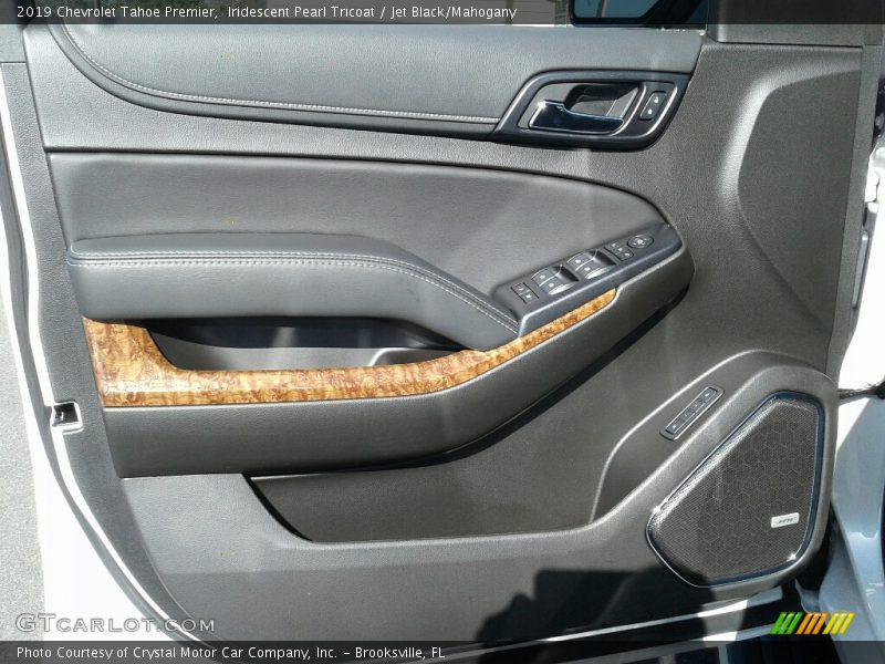 Iridescent Pearl Tricoat / Jet Black/Mahogany 2019 Chevrolet Tahoe Premier