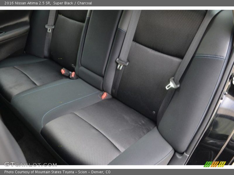 Super Black / Charcoal 2016 Nissan Altima 2.5 SR