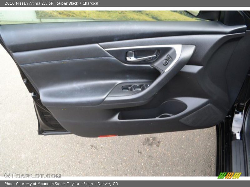 Super Black / Charcoal 2016 Nissan Altima 2.5 SR