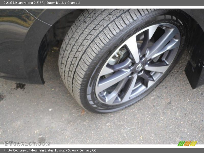 Super Black / Charcoal 2016 Nissan Altima 2.5 SR