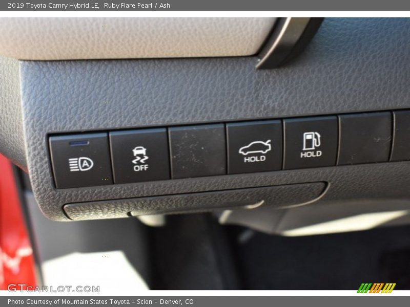 Ruby Flare Pearl / Ash 2019 Toyota Camry Hybrid LE