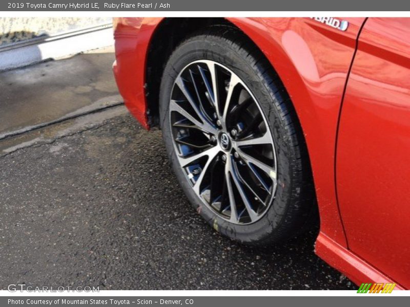 Ruby Flare Pearl / Ash 2019 Toyota Camry Hybrid LE