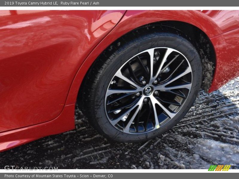 Ruby Flare Pearl / Ash 2019 Toyota Camry Hybrid LE