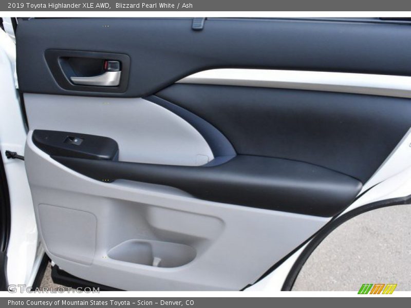 Blizzard Pearl White / Ash 2019 Toyota Highlander XLE AWD