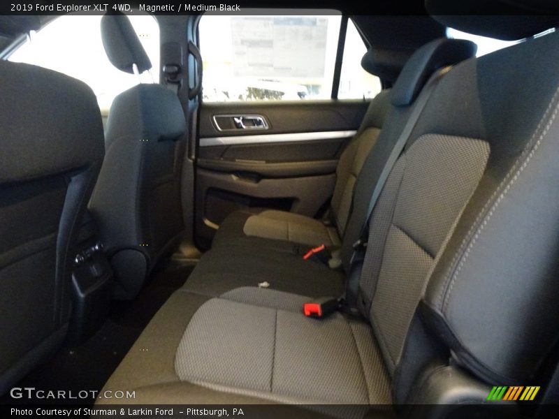 Magnetic / Medium Black 2019 Ford Explorer XLT 4WD