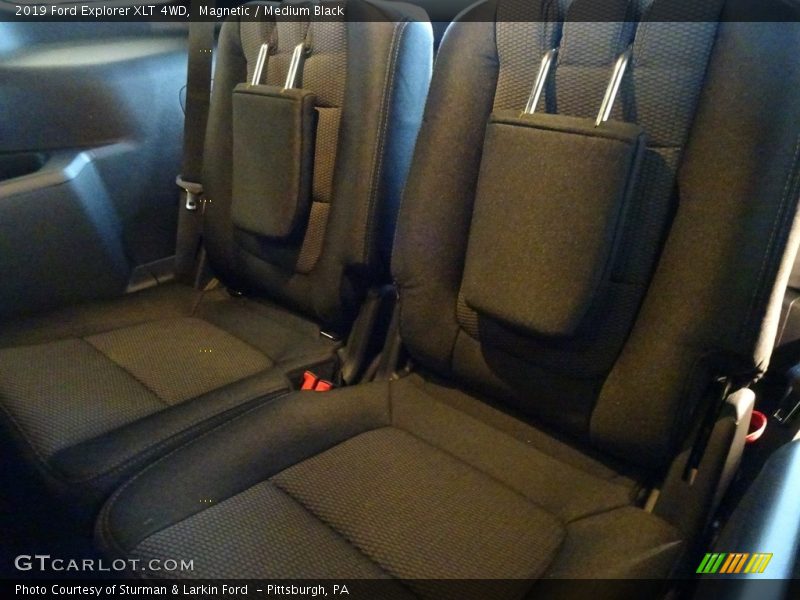 Magnetic / Medium Black 2019 Ford Explorer XLT 4WD