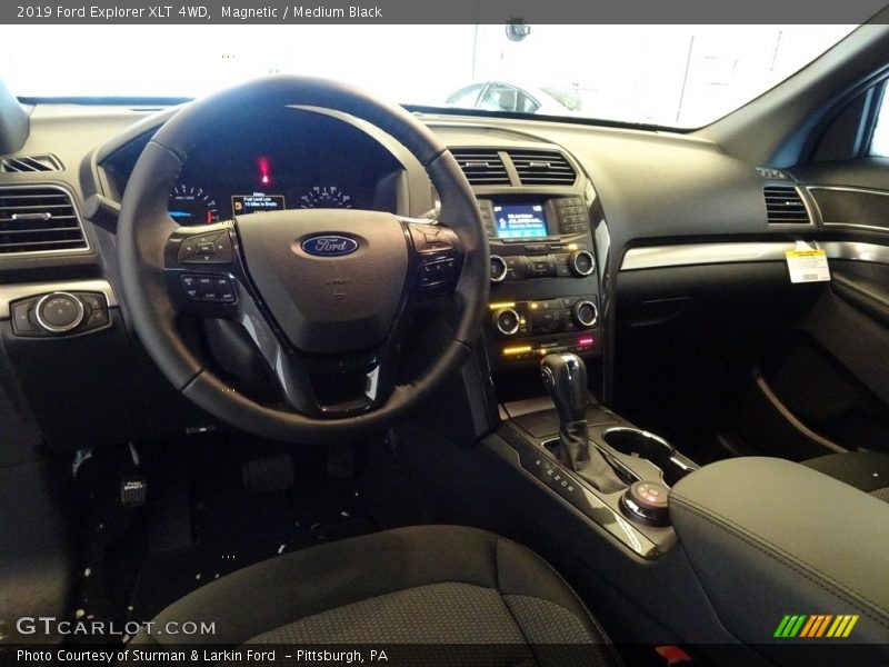 Magnetic / Medium Black 2019 Ford Explorer XLT 4WD