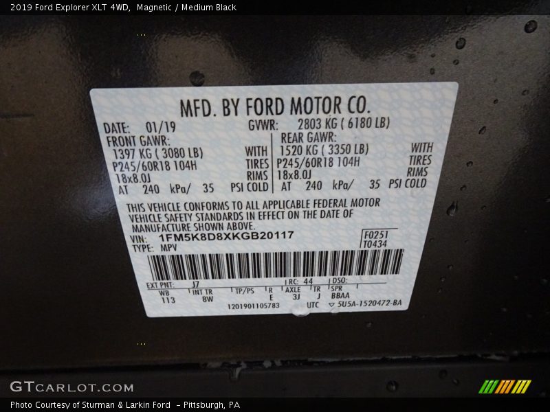 Magnetic / Medium Black 2019 Ford Explorer XLT 4WD