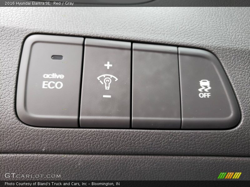 Red / Gray 2016 Hyundai Elantra SE