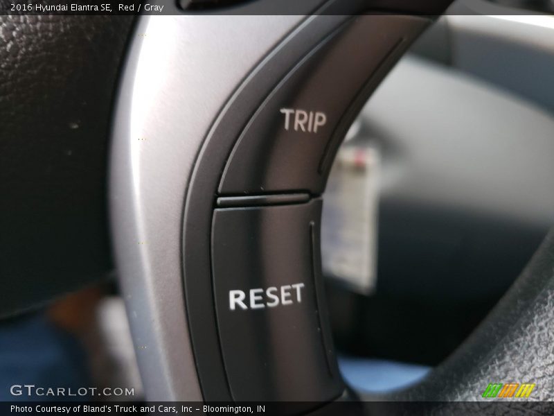 Red / Gray 2016 Hyundai Elantra SE