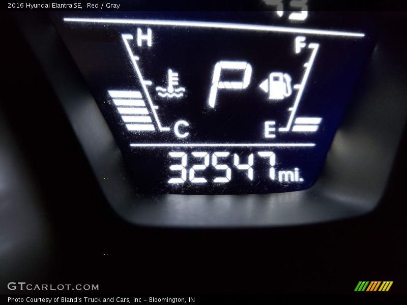Red / Gray 2016 Hyundai Elantra SE