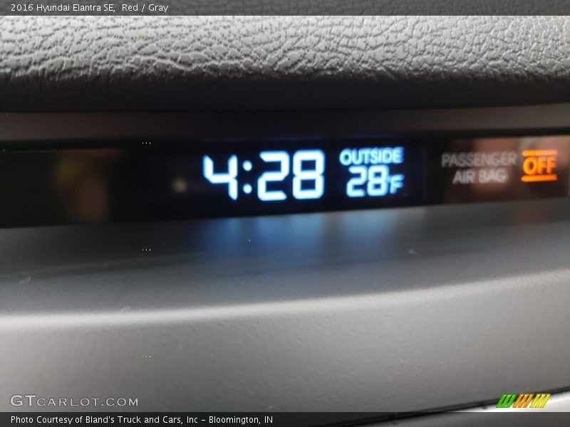 Red / Gray 2016 Hyundai Elantra SE