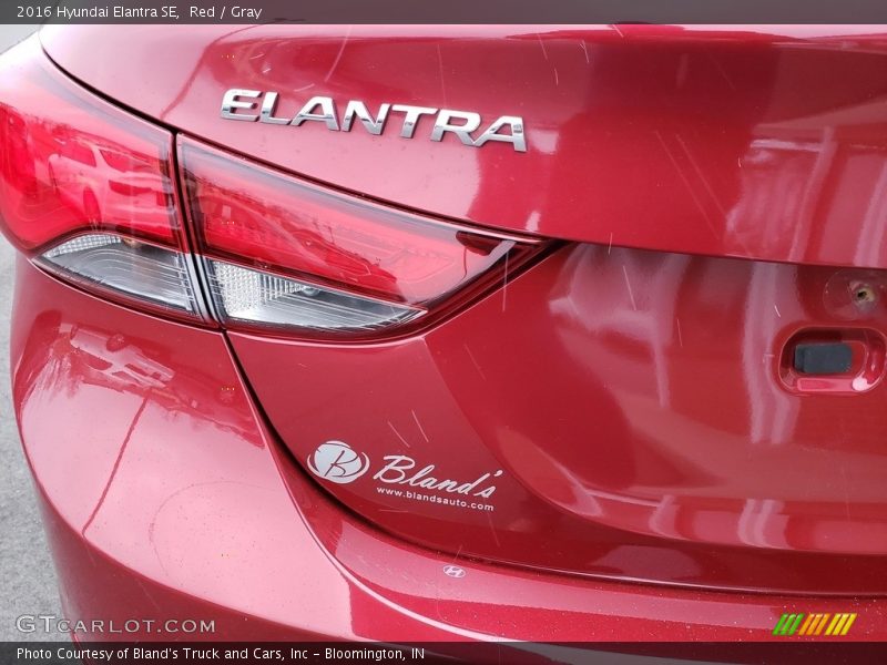 Red / Gray 2016 Hyundai Elantra SE