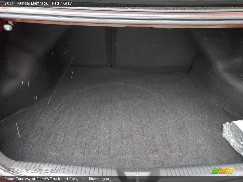 Red / Gray 2016 Hyundai Elantra SE
