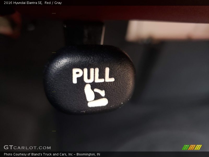 Red / Gray 2016 Hyundai Elantra SE