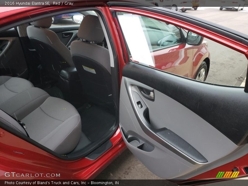 Red / Gray 2016 Hyundai Elantra SE