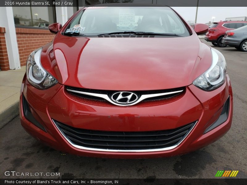 Red / Gray 2016 Hyundai Elantra SE