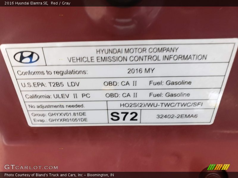Red / Gray 2016 Hyundai Elantra SE