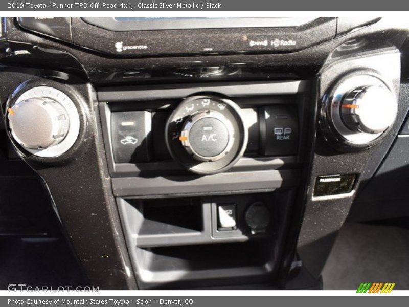 Classic Silver Metallic / Black 2019 Toyota 4Runner TRD Off-Road 4x4