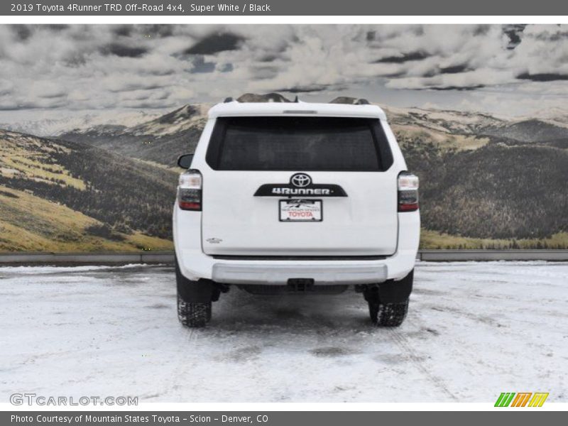 Super White / Black 2019 Toyota 4Runner TRD Off-Road 4x4