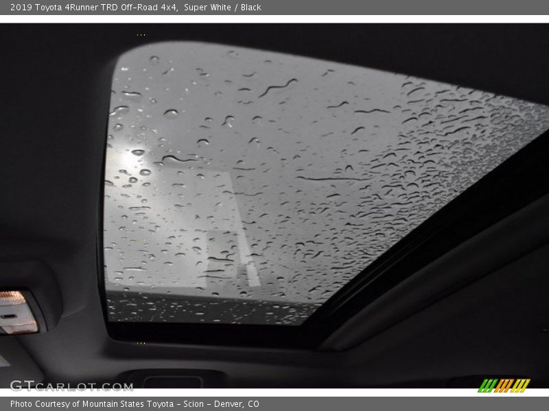 Super White / Black 2019 Toyota 4Runner TRD Off-Road 4x4