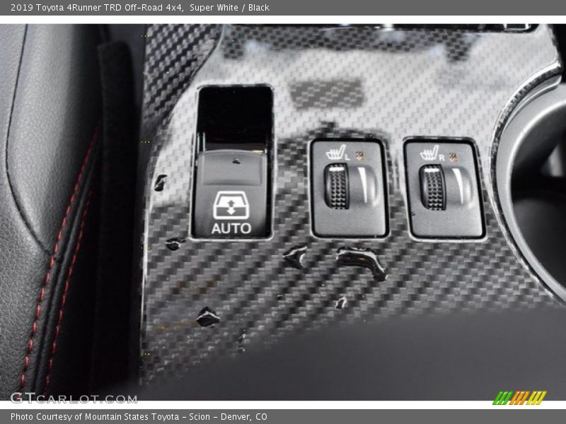 Super White / Black 2019 Toyota 4Runner TRD Off-Road 4x4