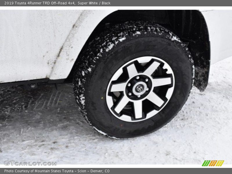 Super White / Black 2019 Toyota 4Runner TRD Off-Road 4x4